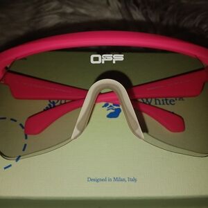 New In Box Mens Off White Fushia Mask sunglasses